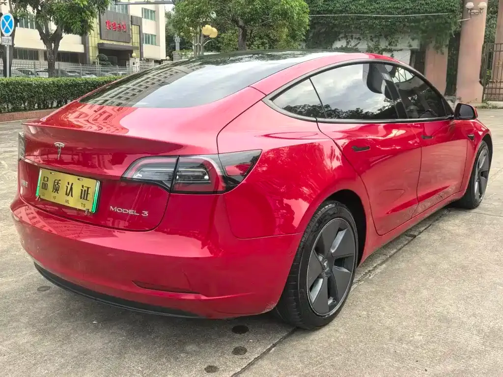 Tesla Model 3 — фото 6