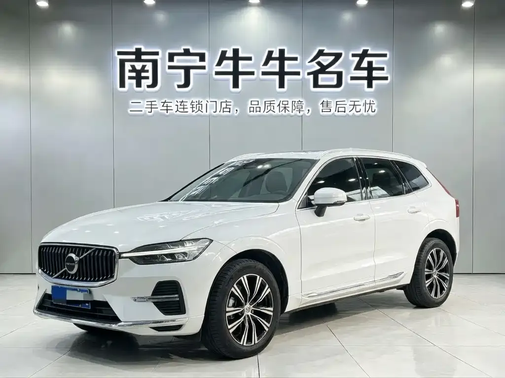 Volvo XC60 — фото 1
