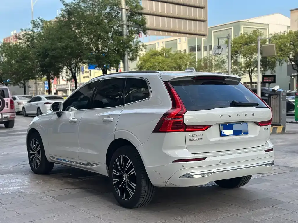 Volvo XC60 — фото 3