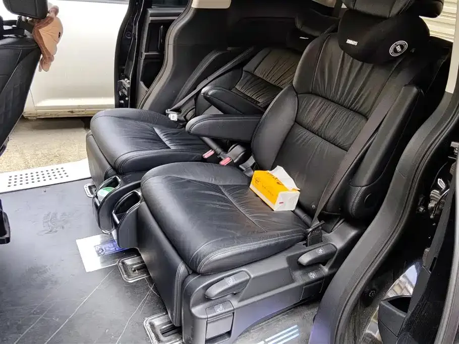 Honda Odyssey — фото 10
