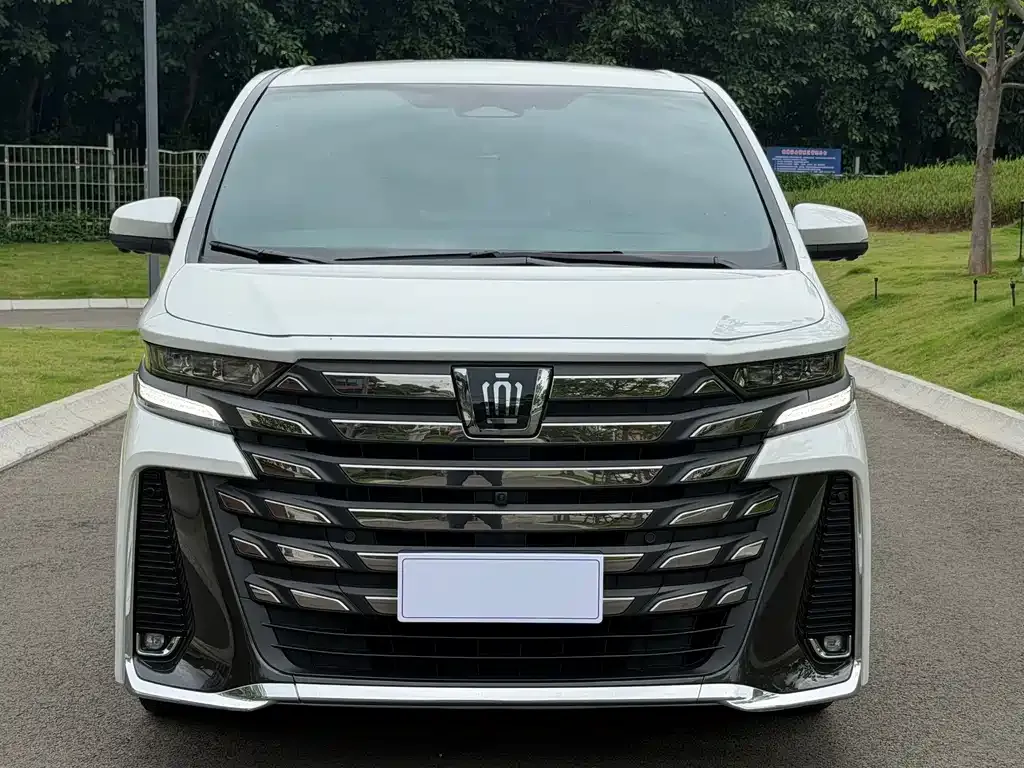 Toyota Vellfire — фото 10