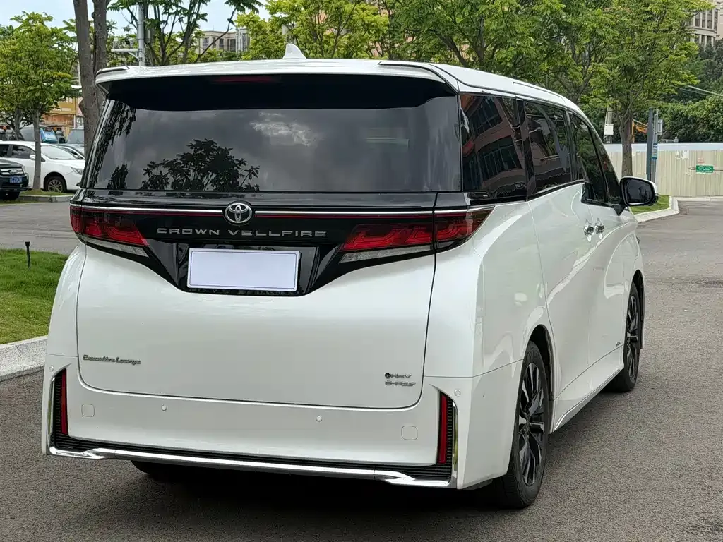 Toyota Vellfire — фото 9