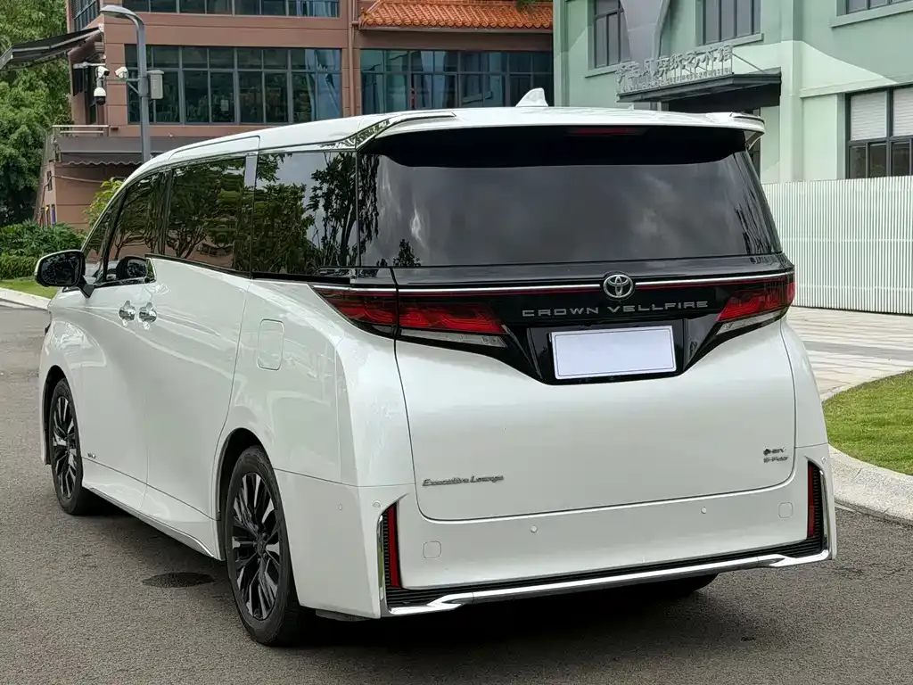 Toyota Vellfire — фото 6