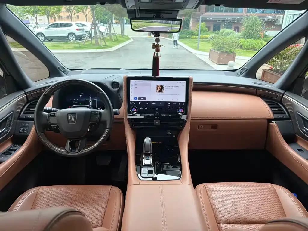Toyota Vellfire — фото 4