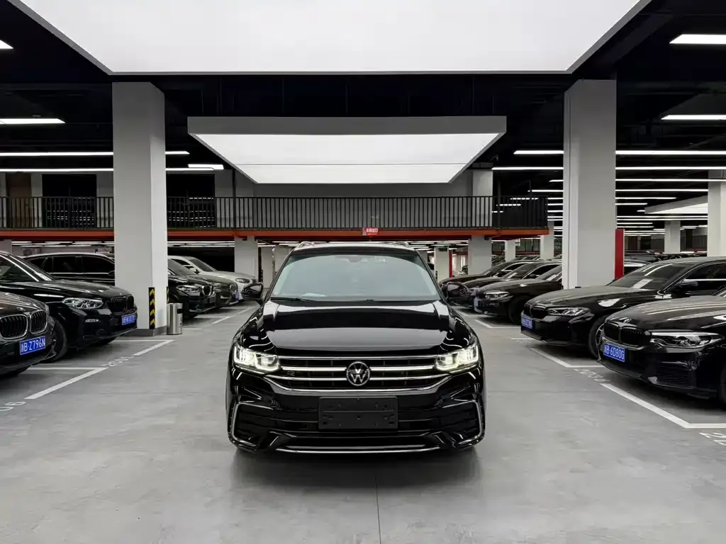 Volkswagen Tiguan L — фото 8
