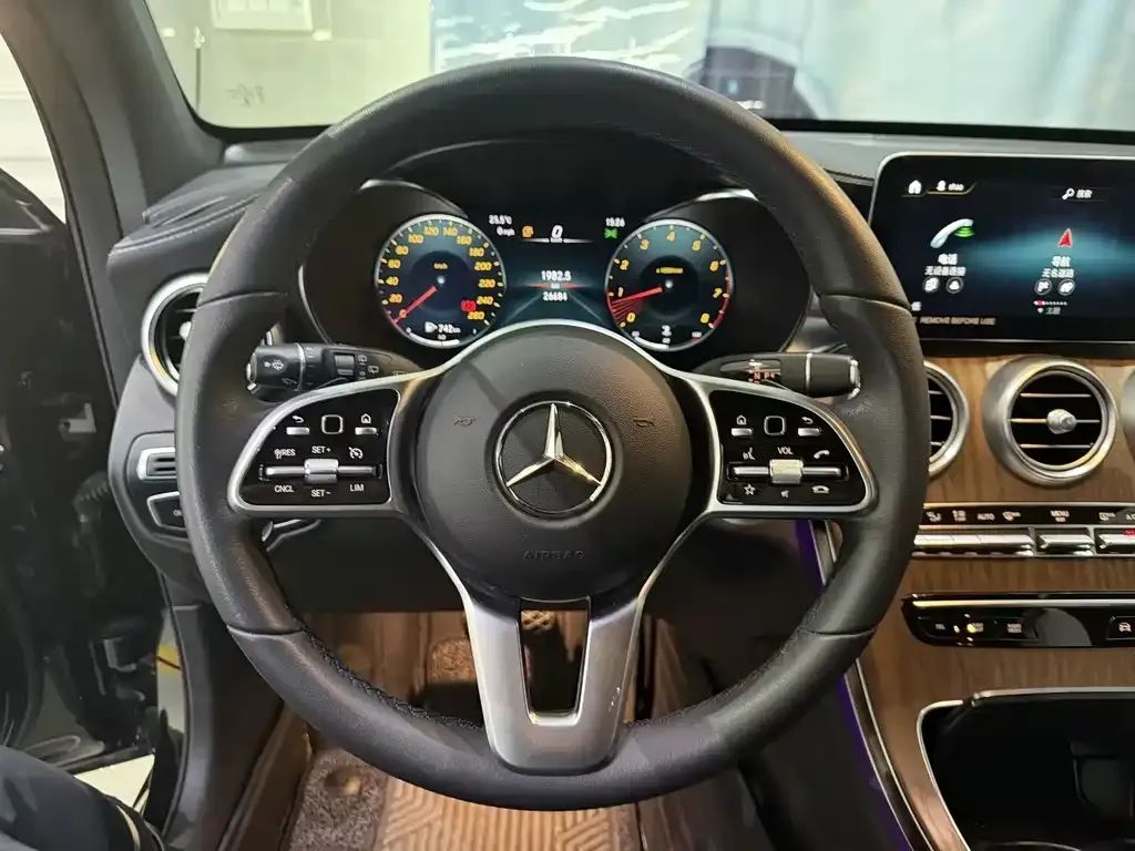 Mercedes-Benz GLC — фото 10