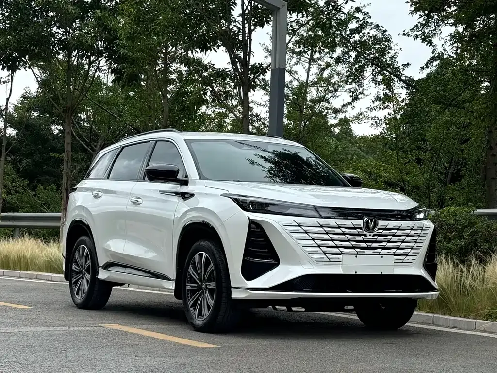 Changan CS75PLUS — фото 9