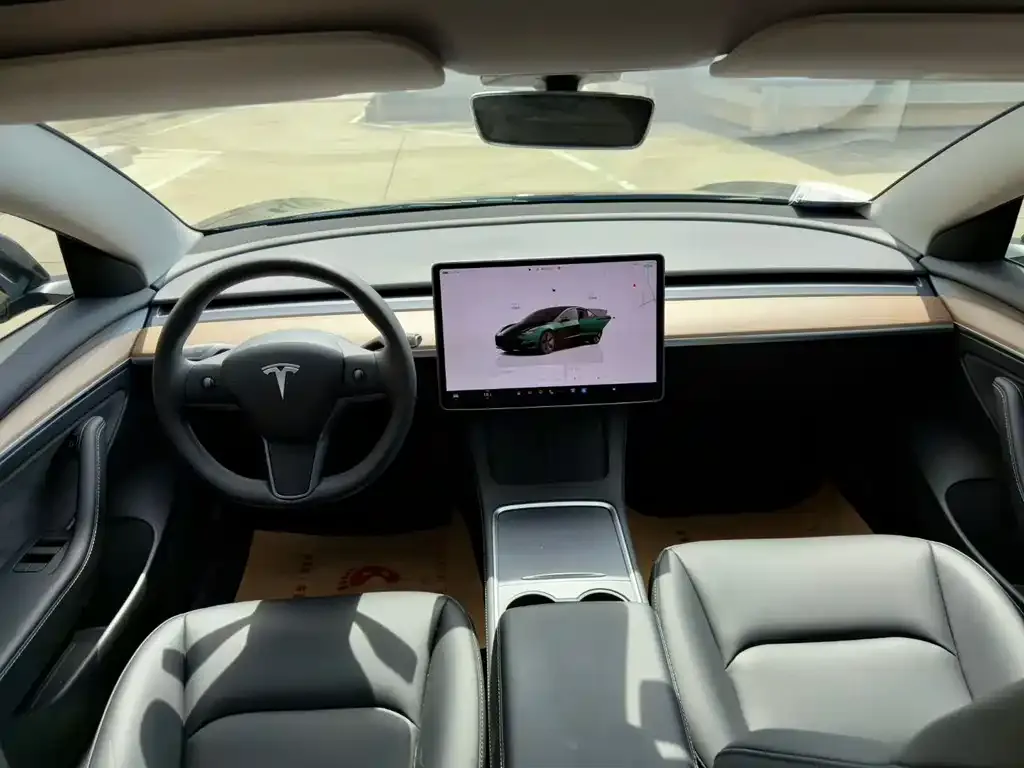 Tesla Model 3 — фото 8