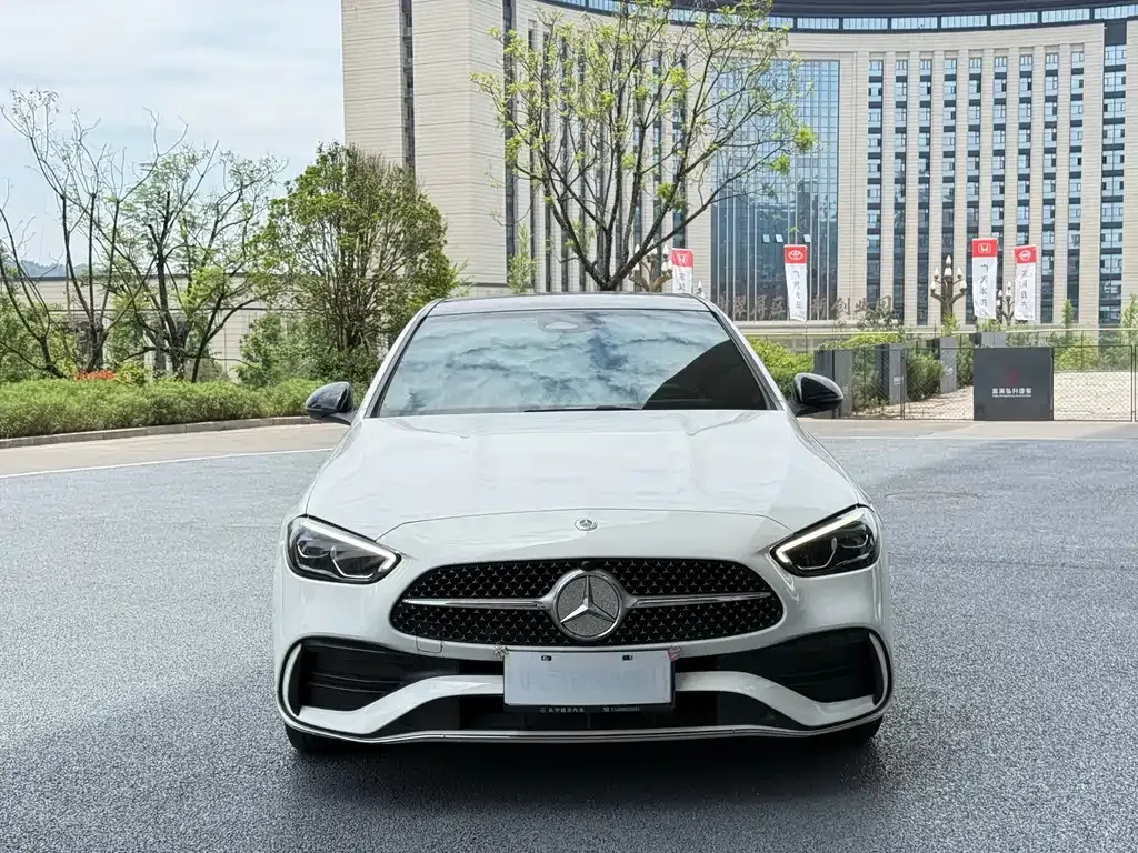 Mercedes-Benz C-Class — фото 1