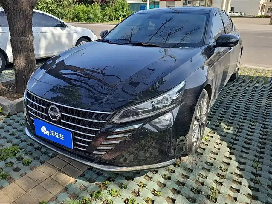 Nissan Teana — фото 1
