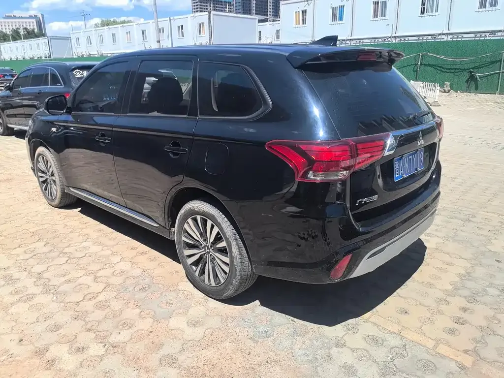 Mitsubishi Outlander 2022 из CN, фото 3