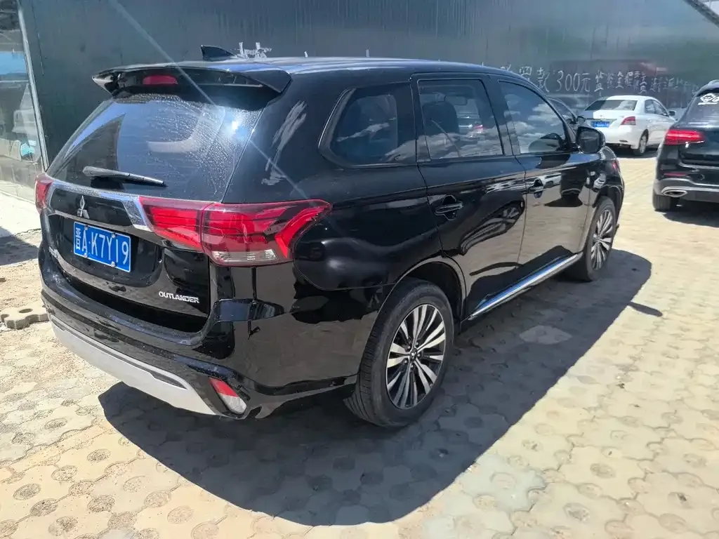 Mitsubishi Outlander 2022 из CN, фото 4