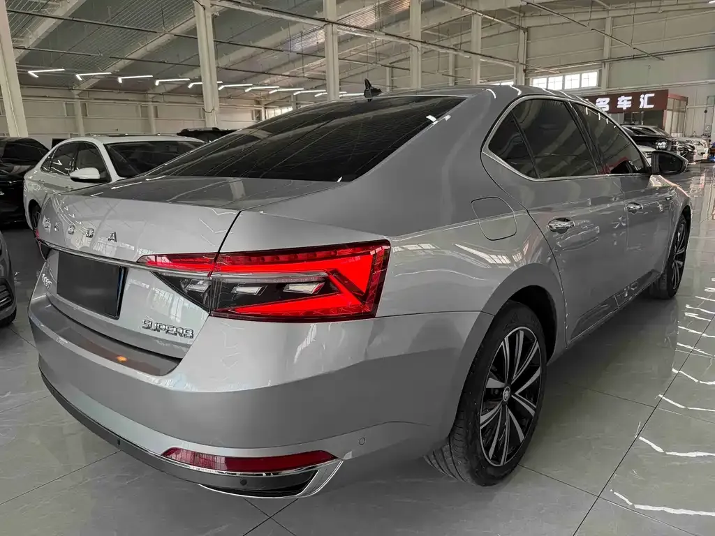 Skoda Superb 2022 из CN, фото 2
