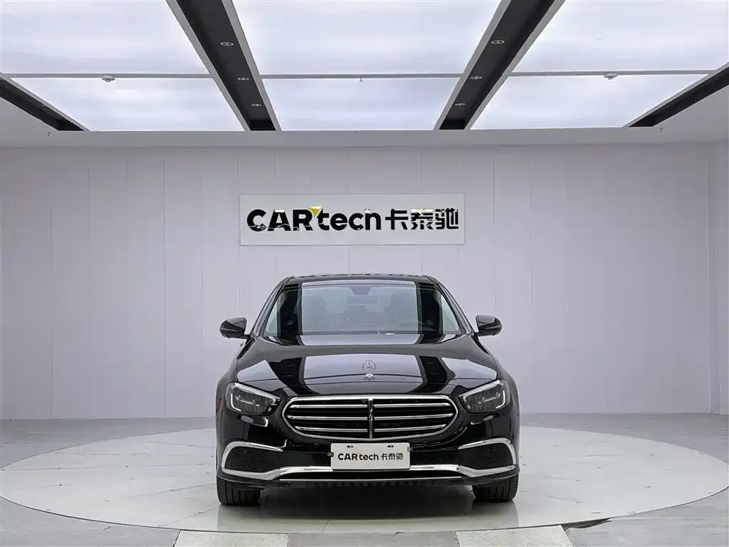 Mercedes-Benz E-Class — фото 2
