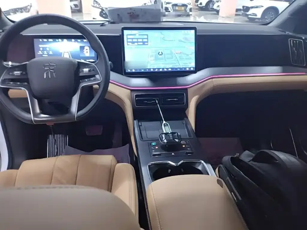 BYD L DM-i — фото 2