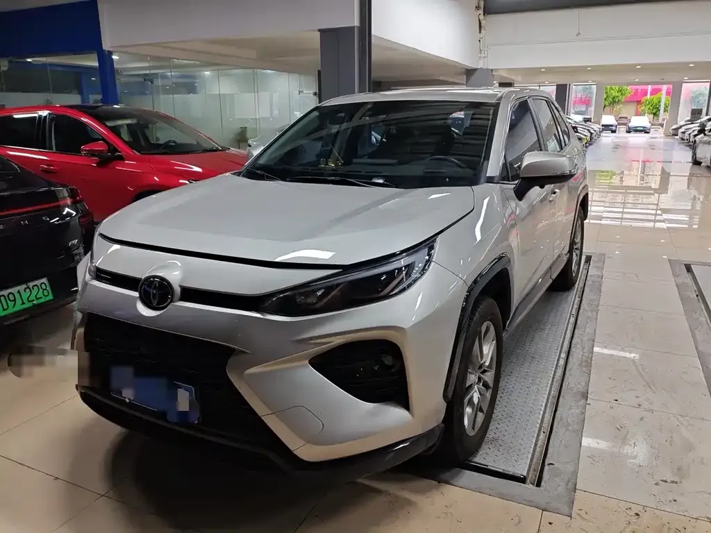 Toyota Wildlander — фото 1