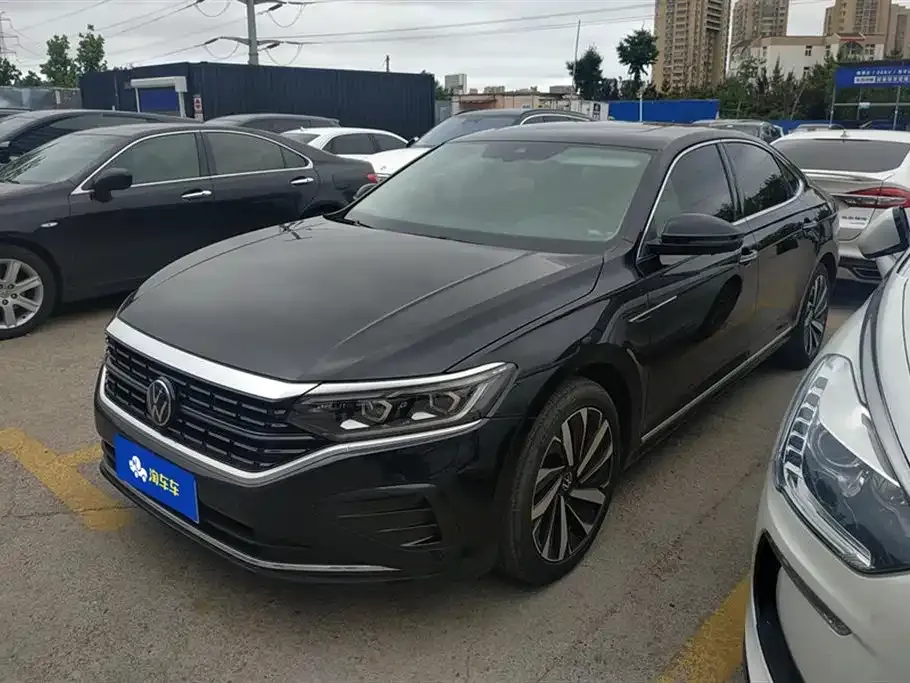 Volkswagen Passat — фото 1