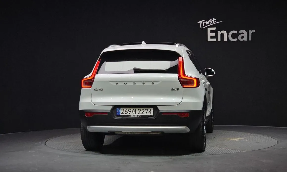 Volvo XC40 — фото 2