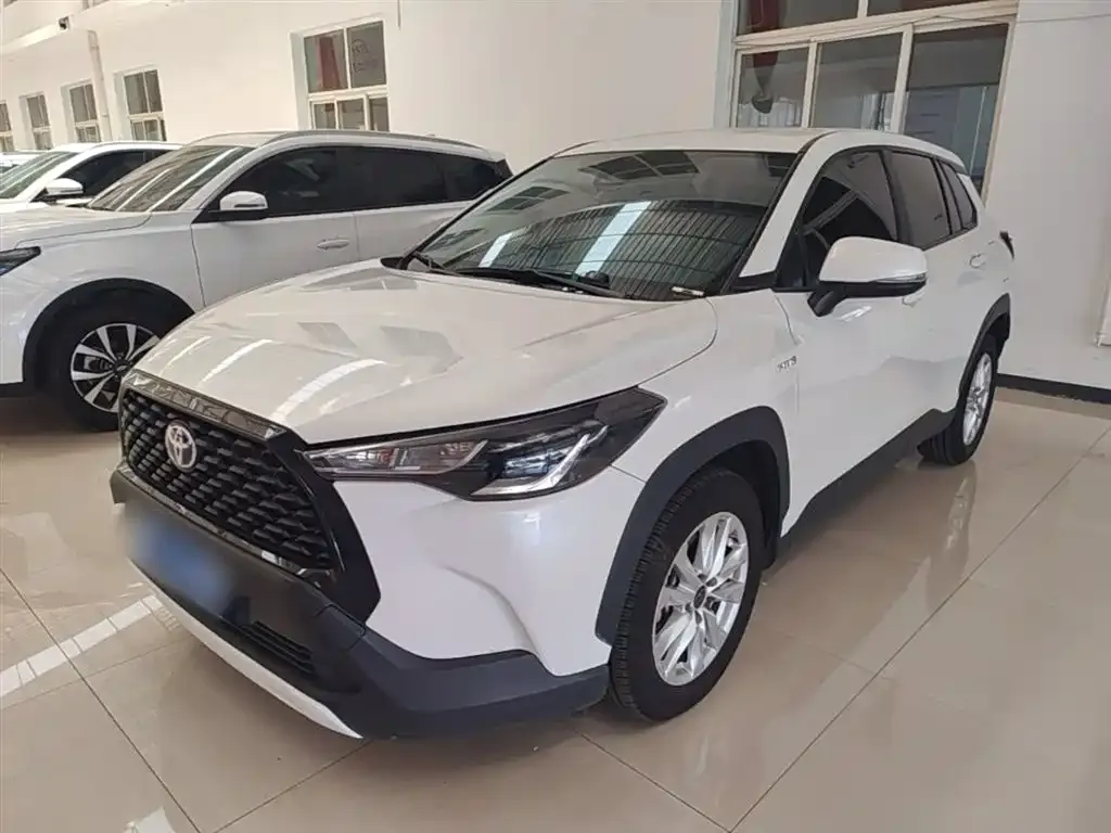 Toyota Corolla Cross — фото 1