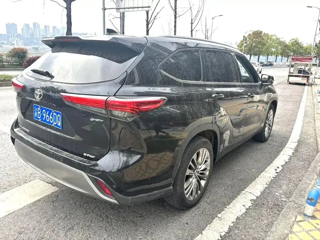 Toyota Highlander — фото 7