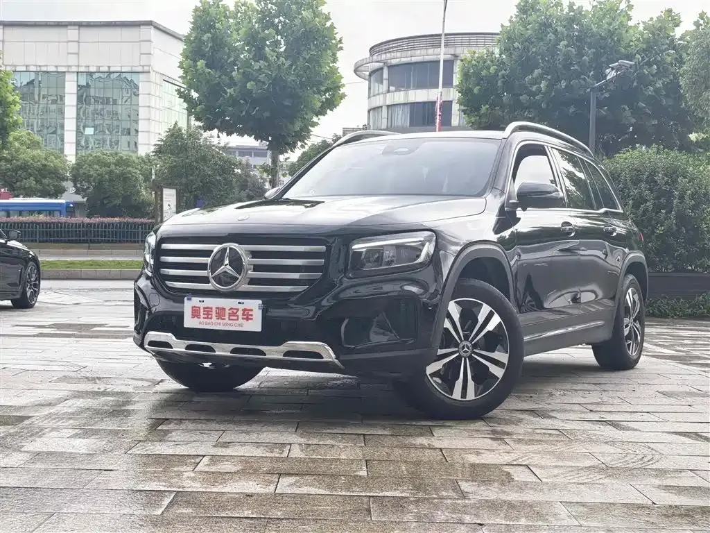 Mercedes-Benz GLB — фото 1