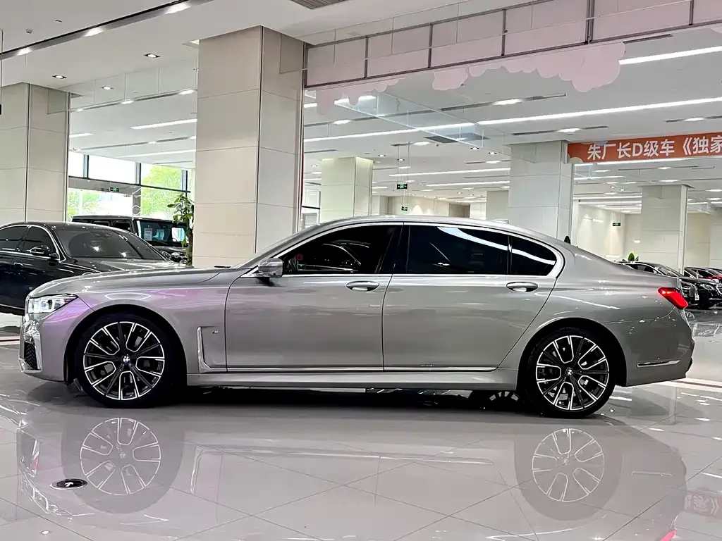BMW 7 Series 2021 из CN, фото 6