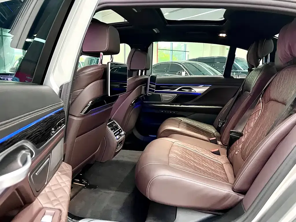 BMW 7 Series 2021 из CN, фото 4