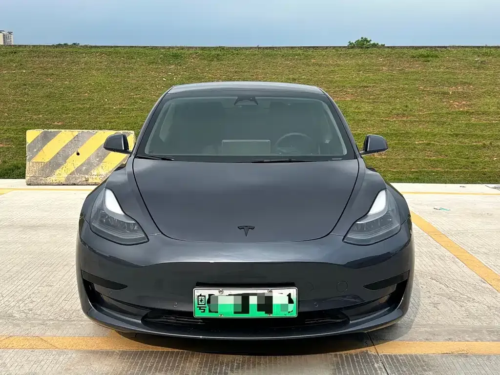 Tesla Model 3 — фото 8