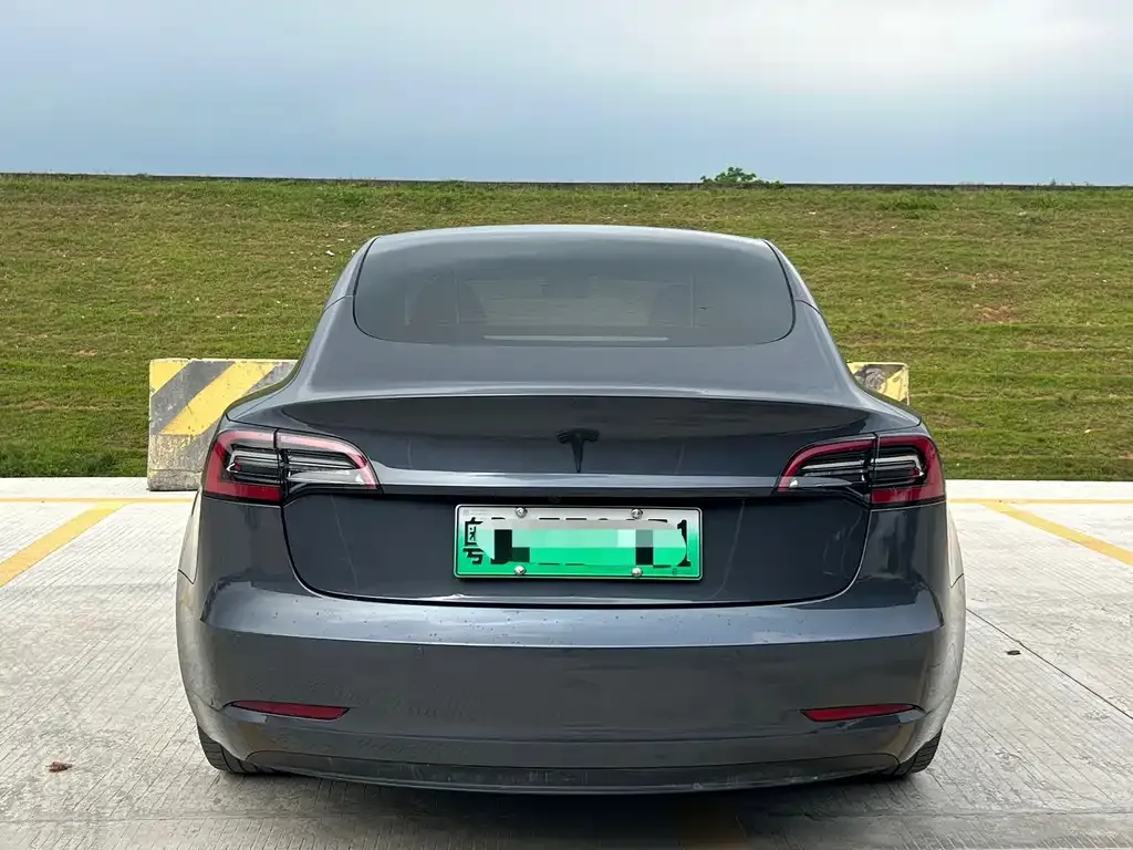 Tesla Model 3 — фото 5