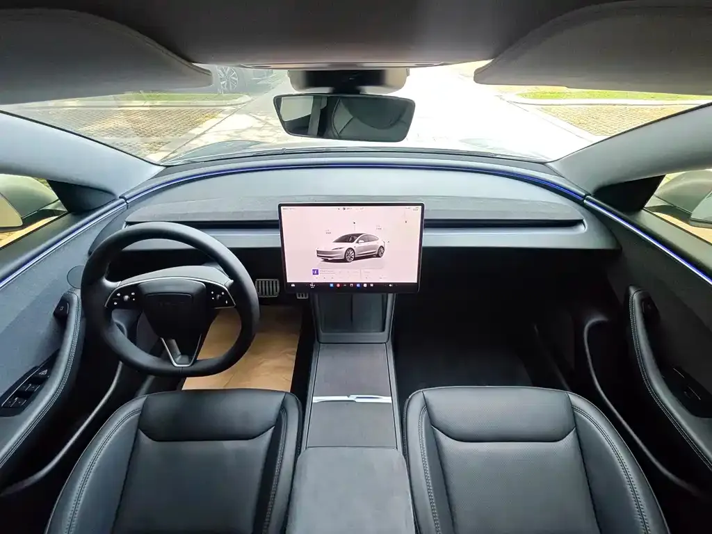 Tesla Model 3 — фото 2
