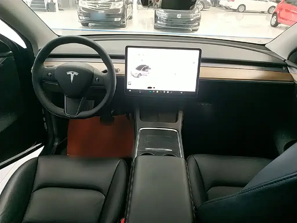 Tesla Model Y — фото 4