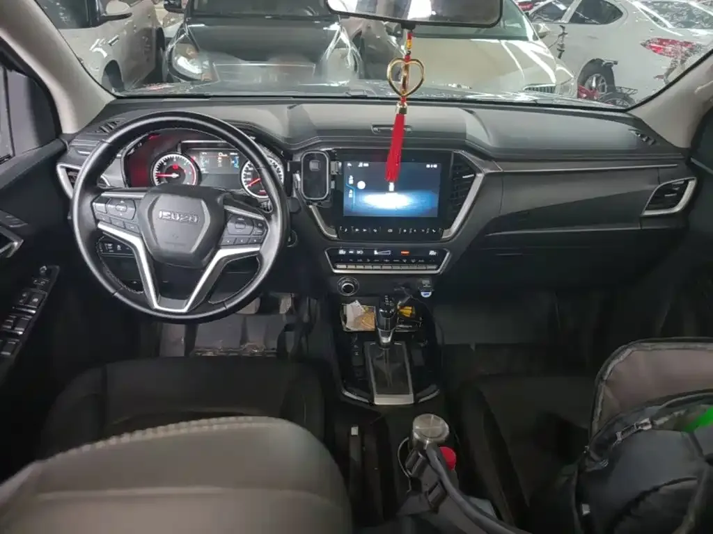 Isuzu D-MAX 2021 из CN, фото 3
