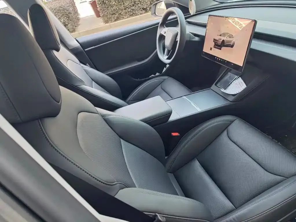 Tesla Model 3 — фото 2