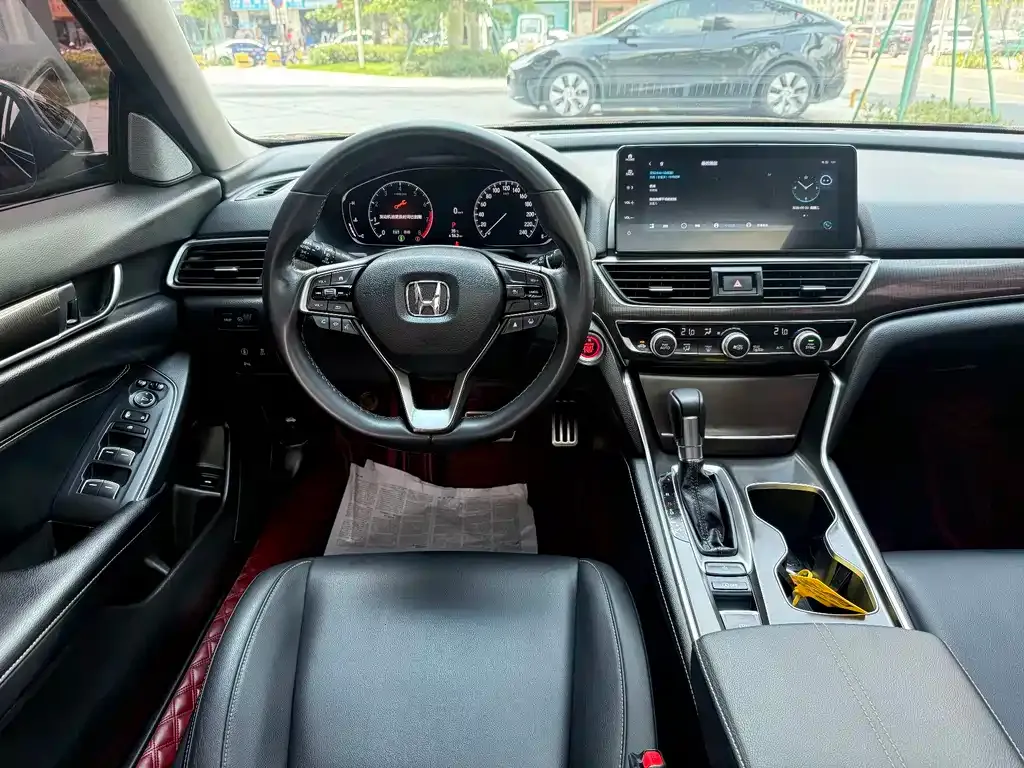 Honda Accord — фото 4
