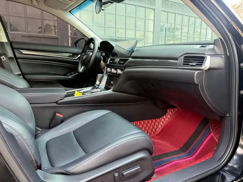 Honda Accord — фото 9