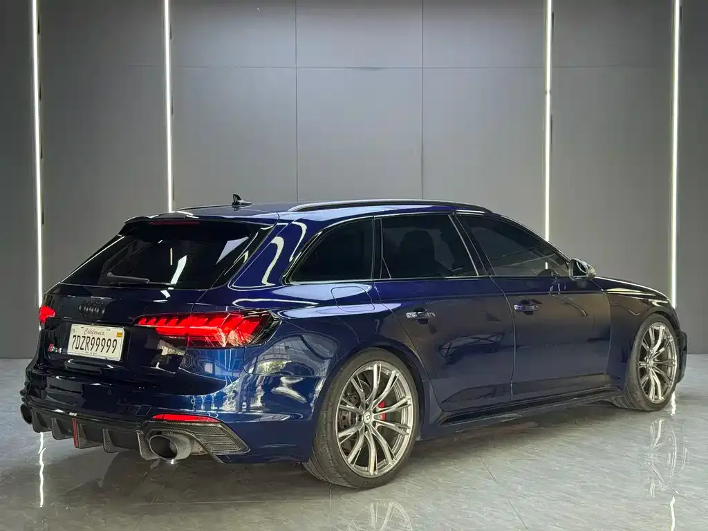 Audi RS 4 2021 из CN, фото 4