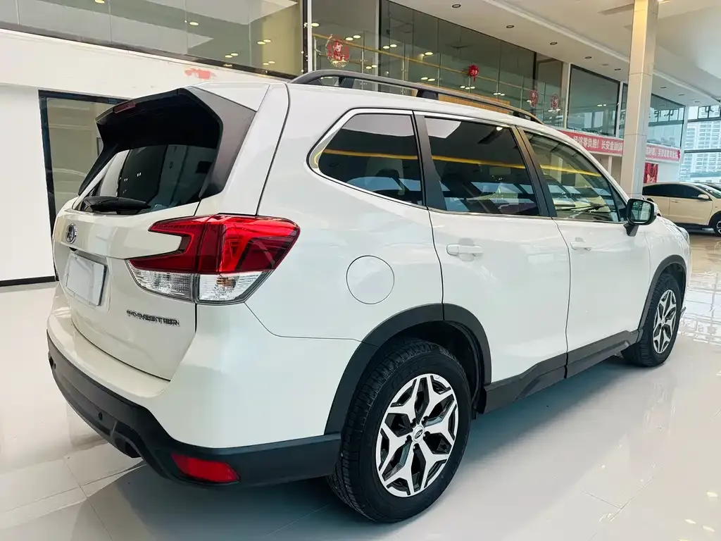 Subaru Forester — фото 4