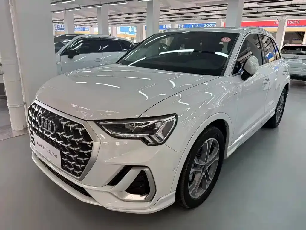Audi Q3 — фото 1