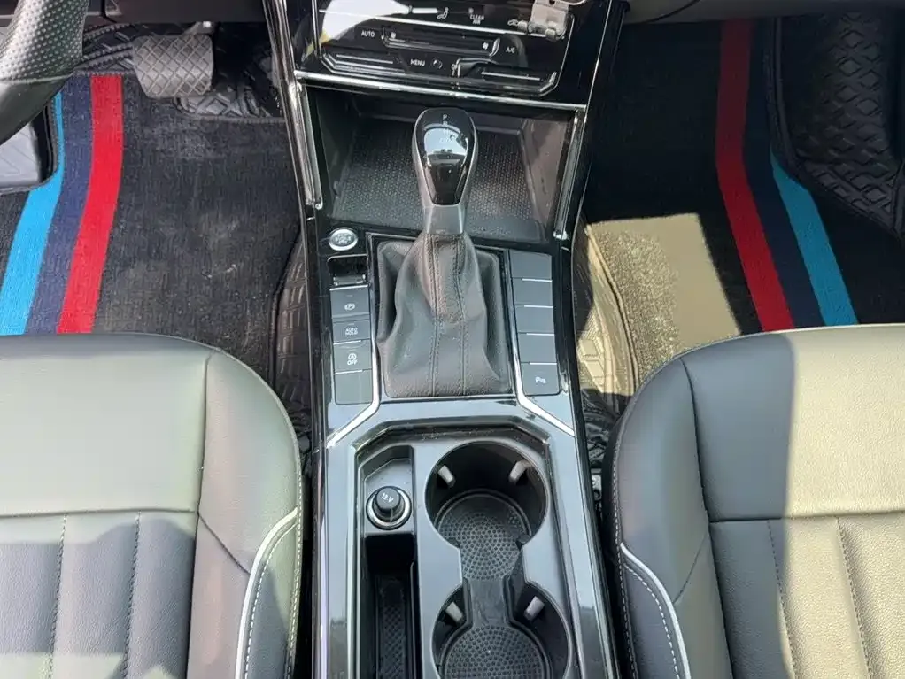 Volkswagen Passat — фото 10