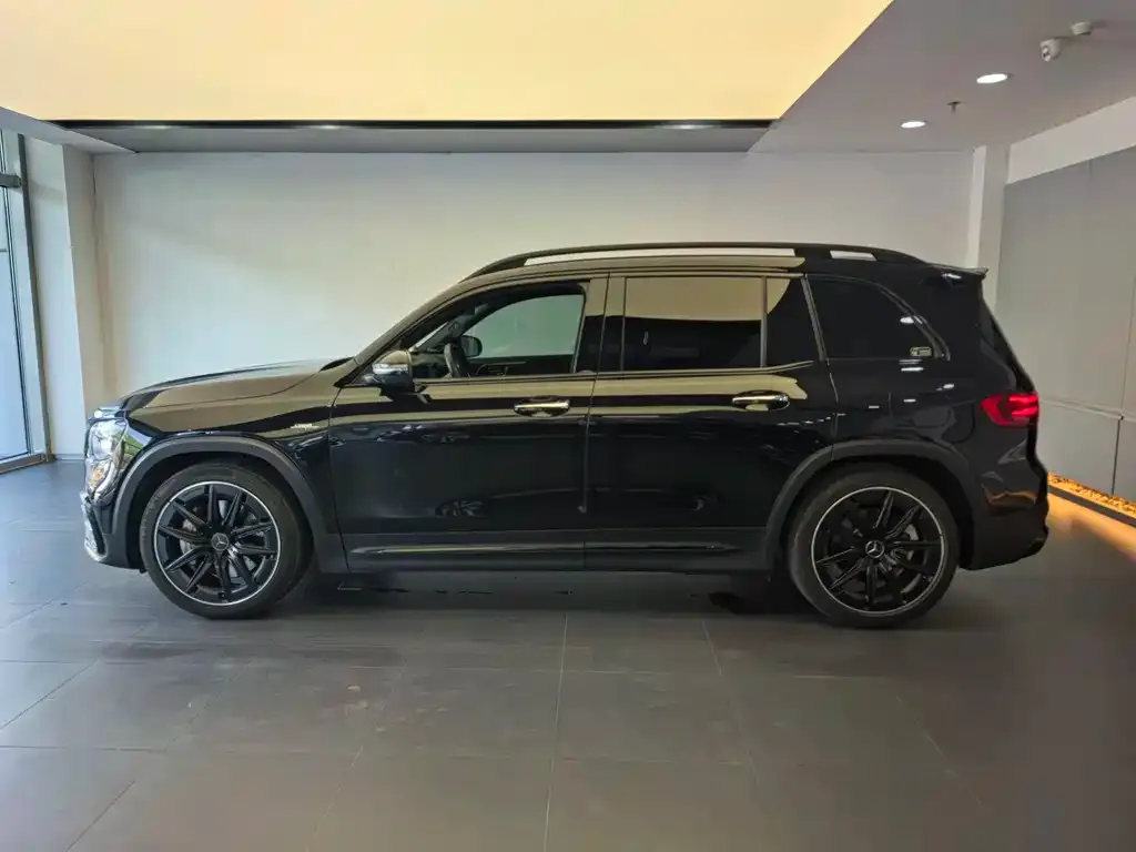 Mercedes-Benz GLB AMG — фото 5