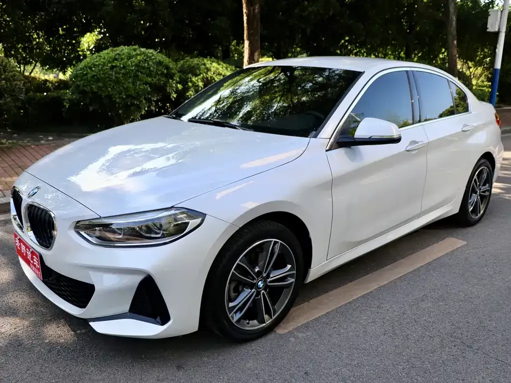BMW 1 Series — фото 1