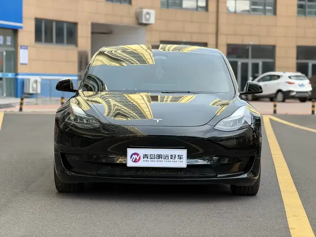 Tesla Model 3 — фото 9