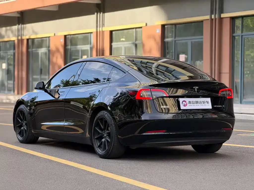 Tesla Model 3 — фото 5