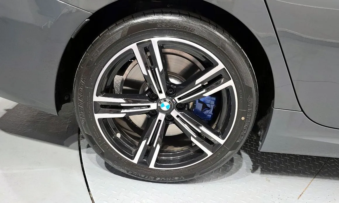 BMW 3-Series 2025 из KR, фото 4