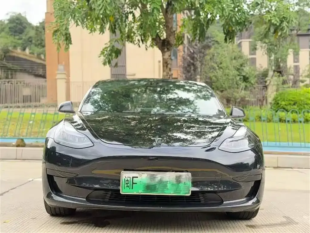 Tesla Model 3 — фото 4