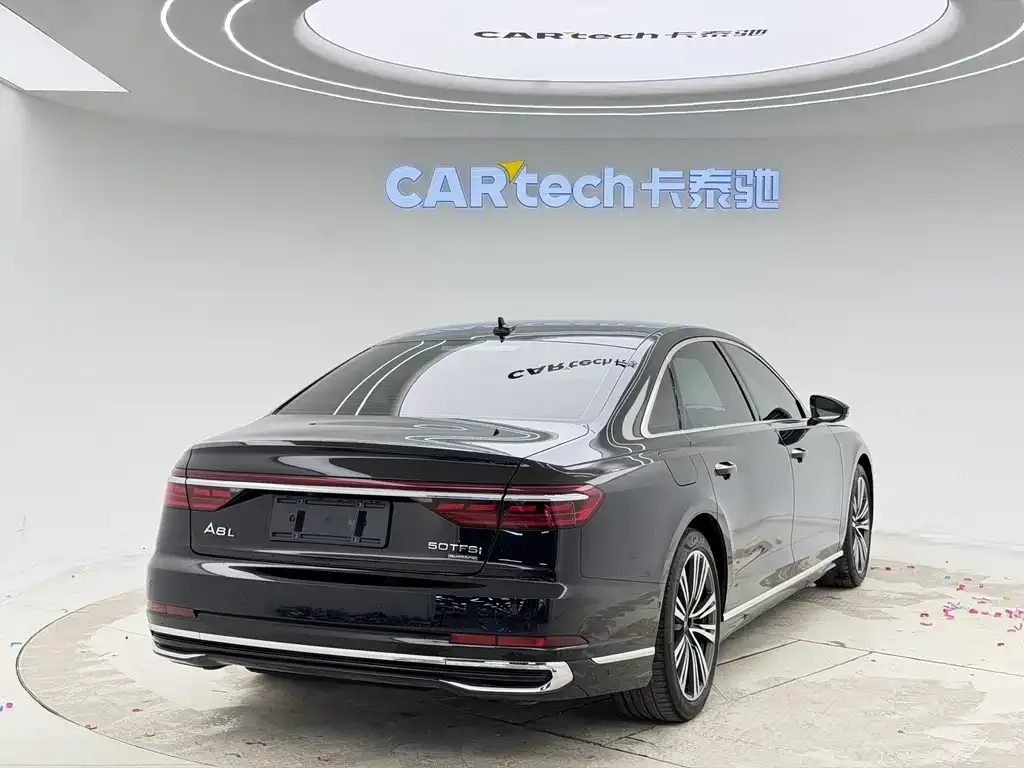 Audi A8 — фото 5
