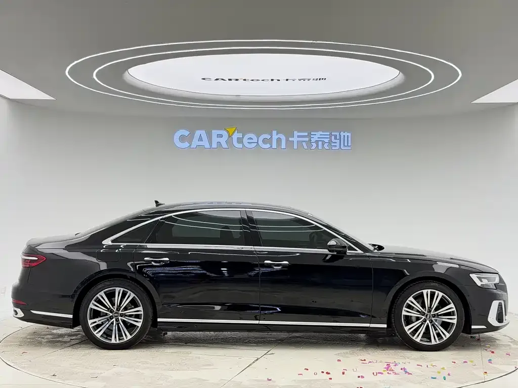Audi A8 — фото 10