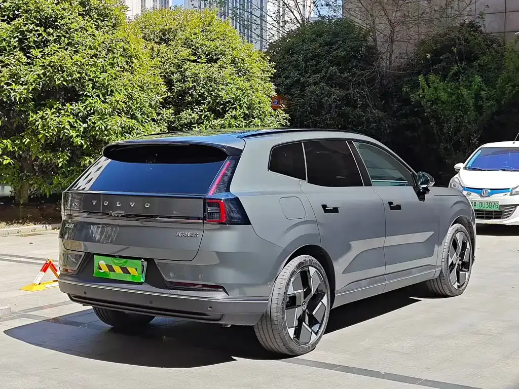 Volvo XC70 Plug-in Hybrid 2025 из CN, фото 4