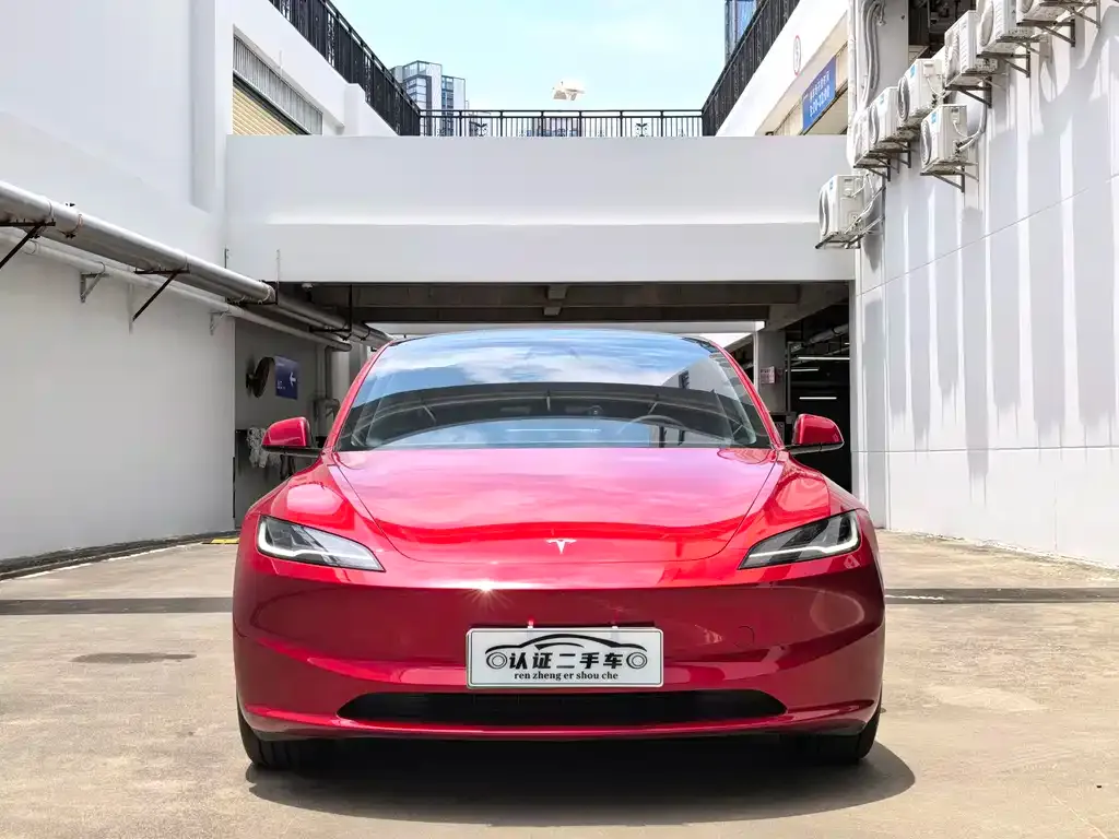Tesla Model 3 — фото 6