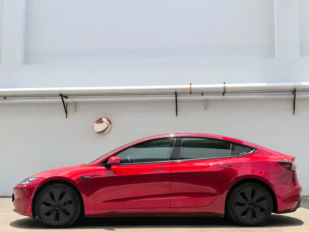 Tesla Model 3 — фото 8